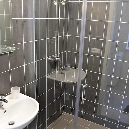 Apartmany U Letiste Pardubice Exterior foto