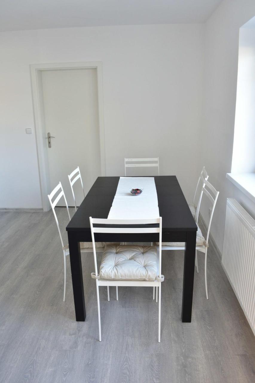 Apartment U Letiste Pardubice